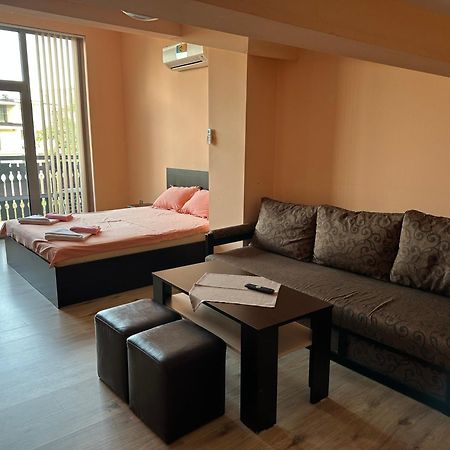 ספרבה בניה Guest House Dinevi מראה חיצוני תמונה