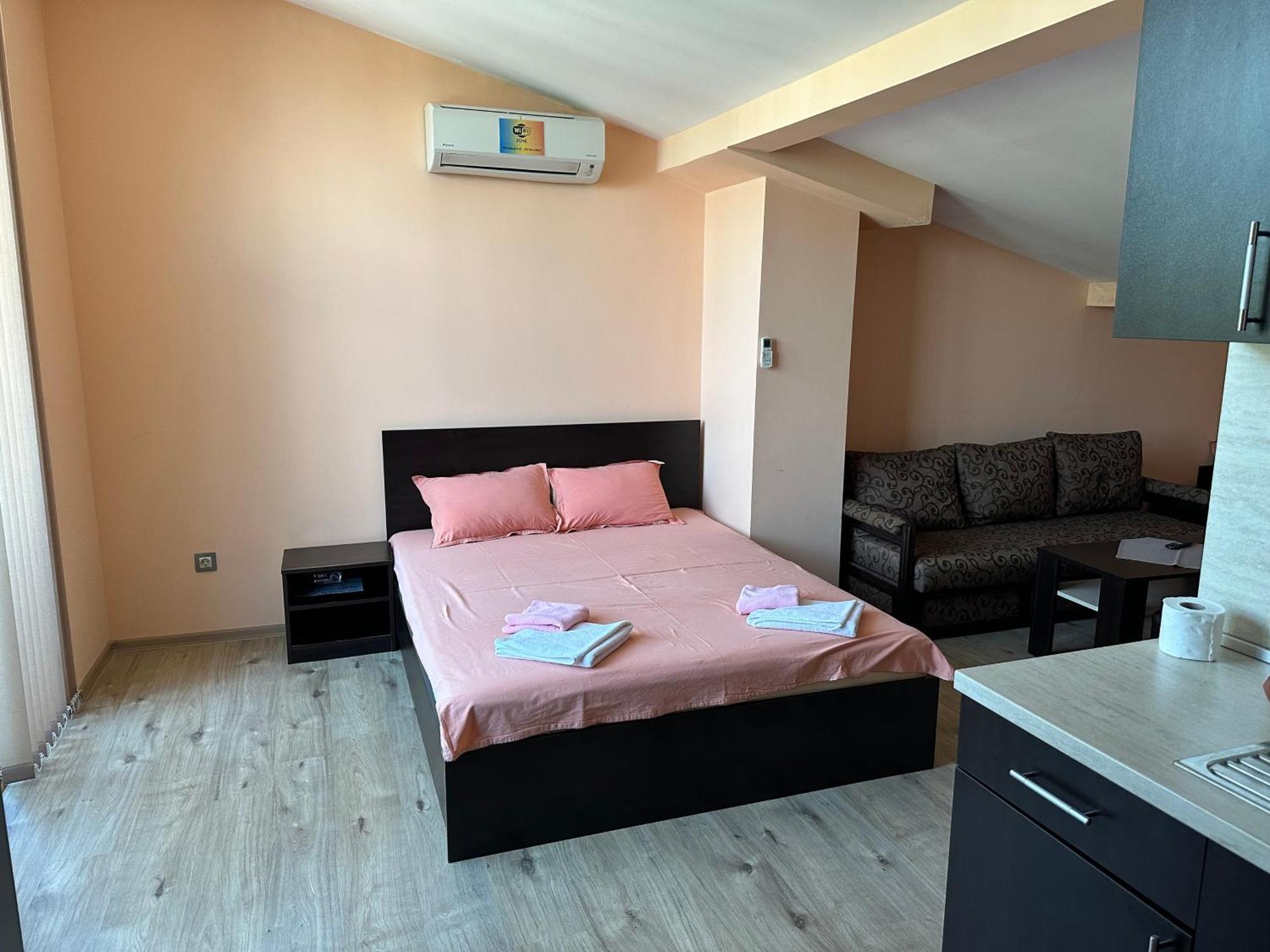 ספרבה בניה Guest House Dinevi מראה חיצוני תמונה