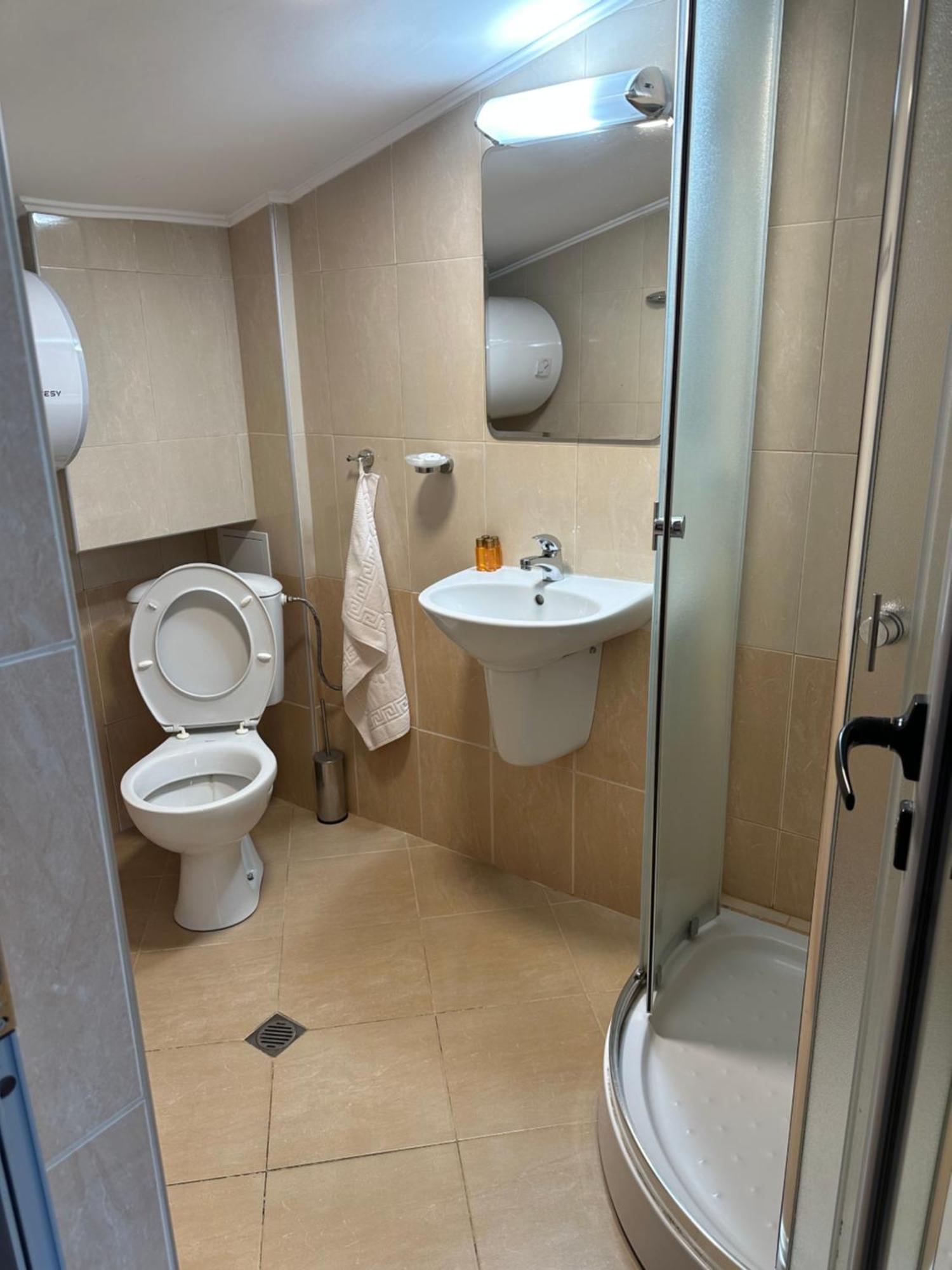 ספרבה בניה Guest House Dinevi מראה חיצוני תמונה