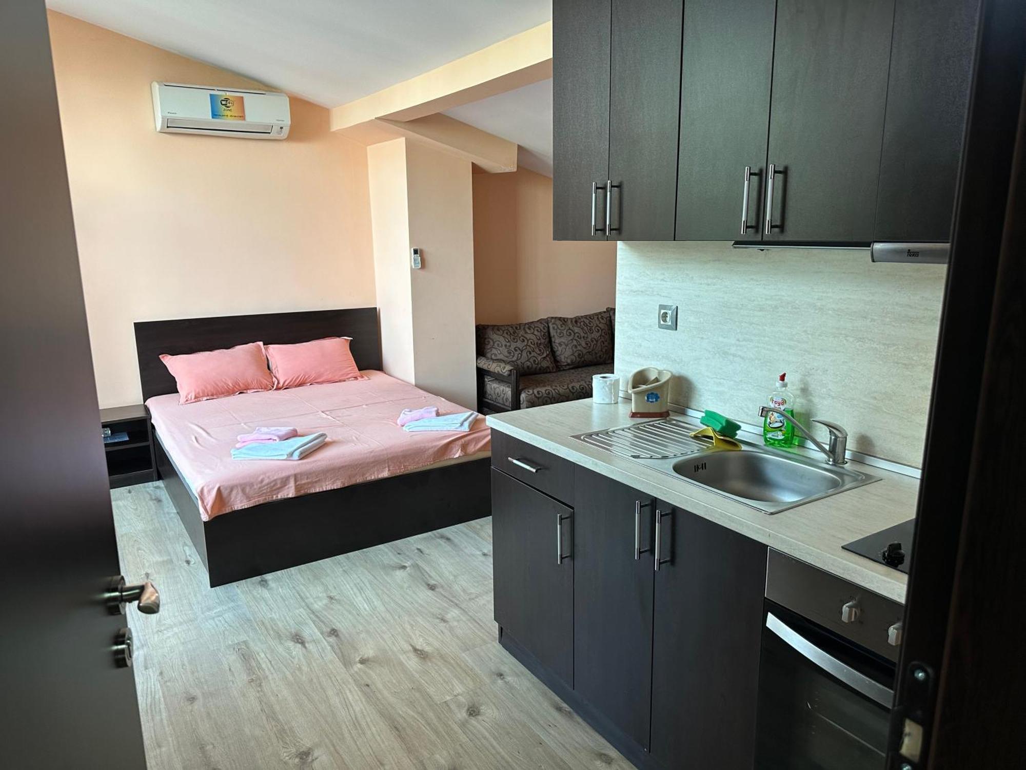 ספרבה בניה Guest House Dinevi מראה חיצוני תמונה