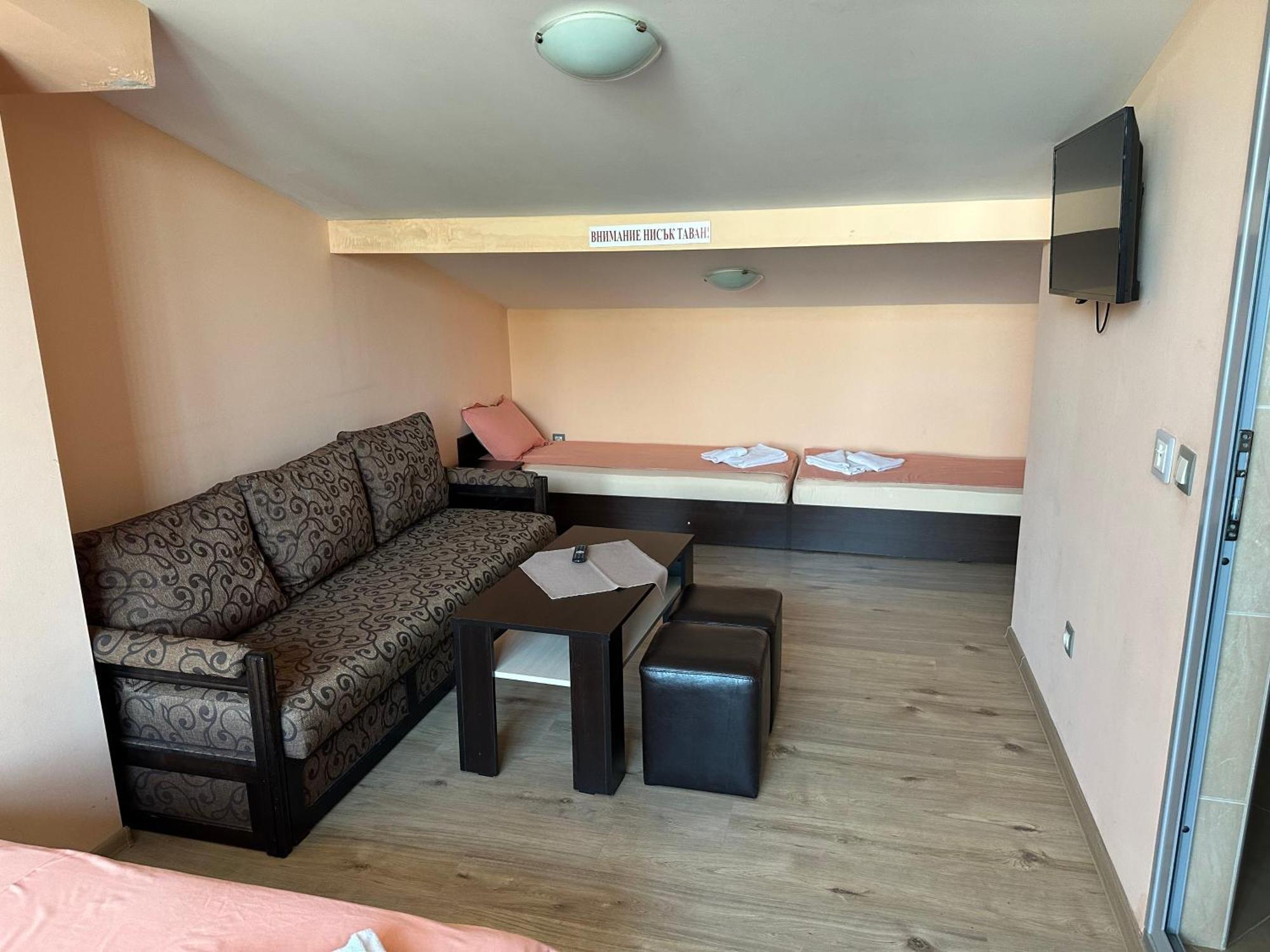 ספרבה בניה Guest House Dinevi מראה חיצוני תמונה