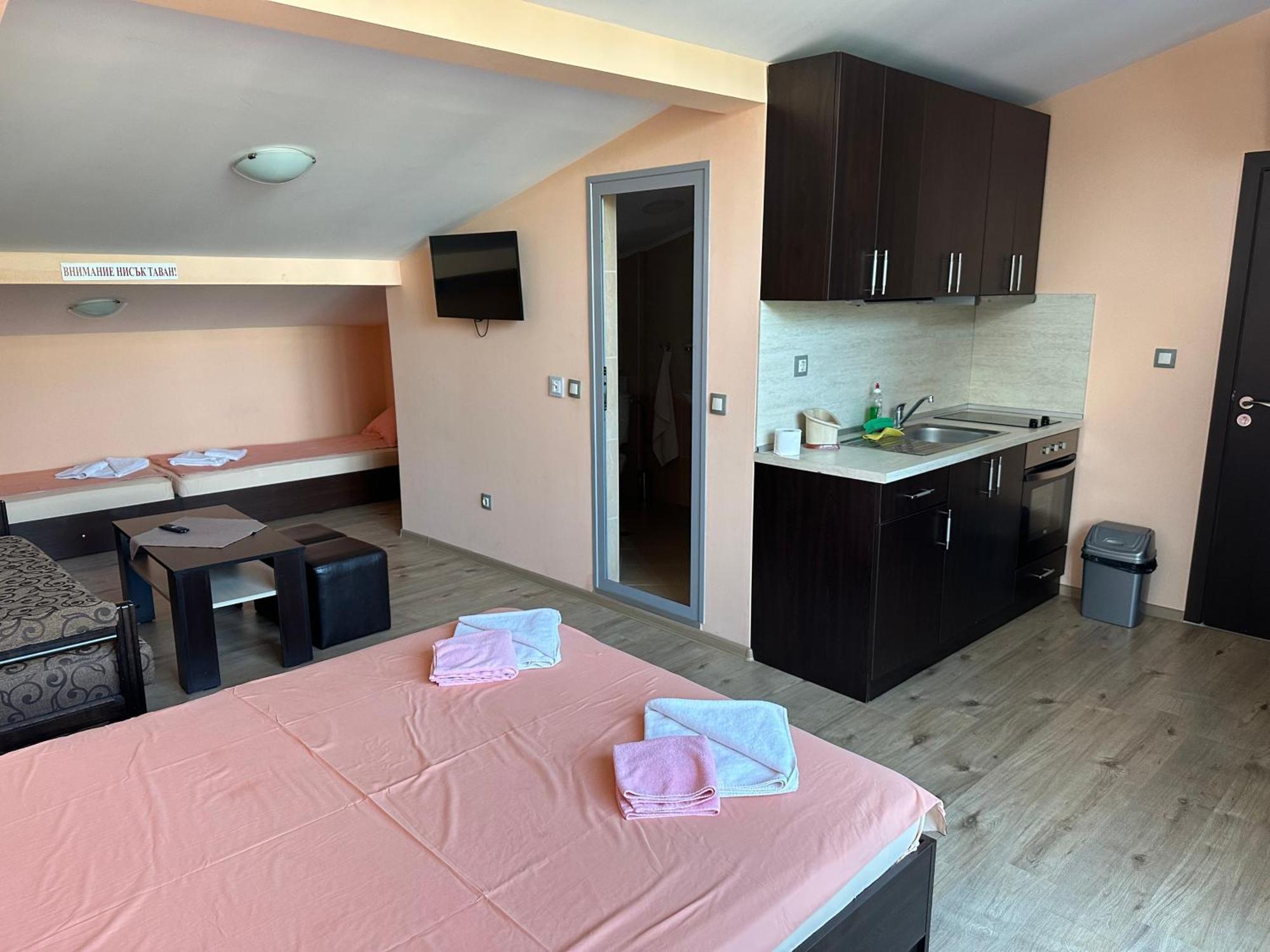 ספרבה בניה Guest House Dinevi מראה חיצוני תמונה