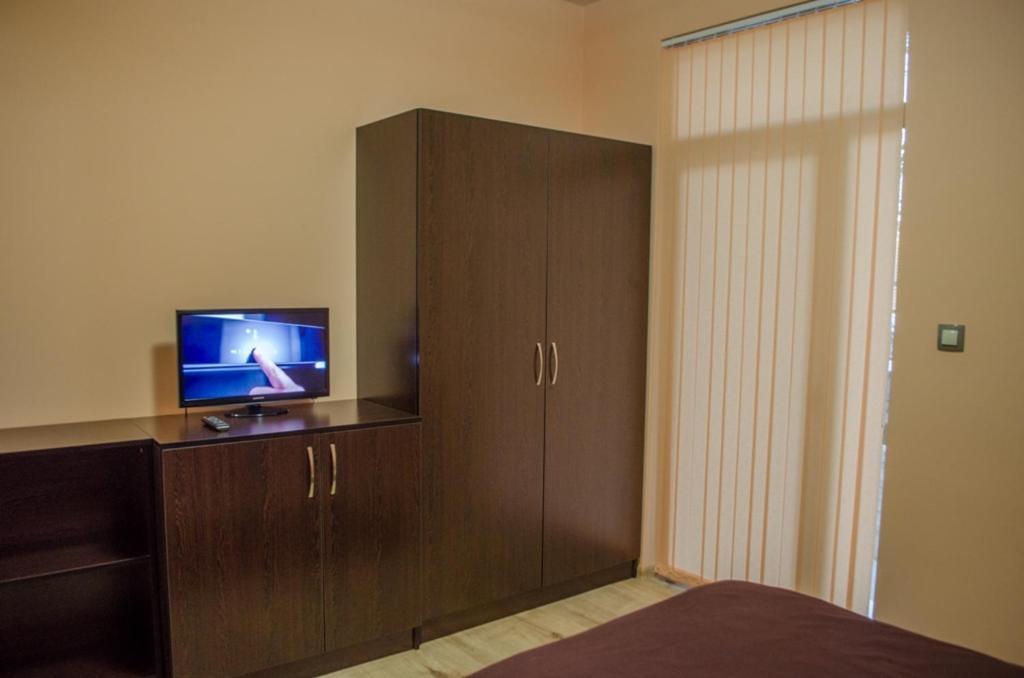 ספרבה בניה Guest House Dinevi מראה חיצוני תמונה