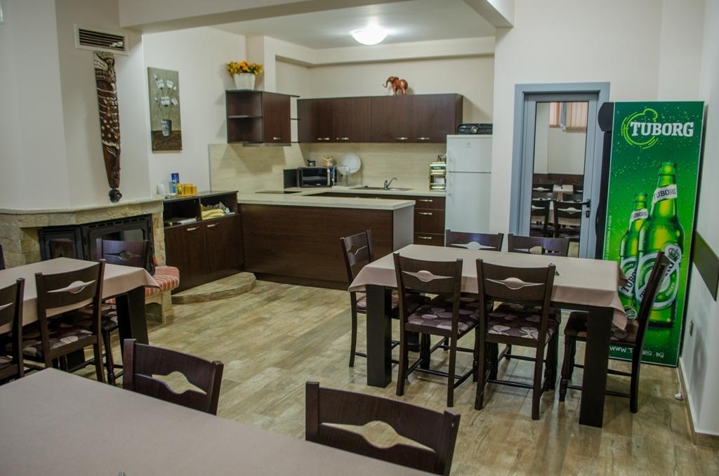 ספרבה בניה Guest House Dinevi מראה חיצוני תמונה