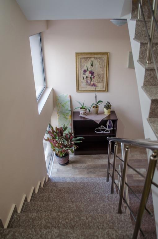 ספרבה בניה Guest House Dinevi מראה חיצוני תמונה