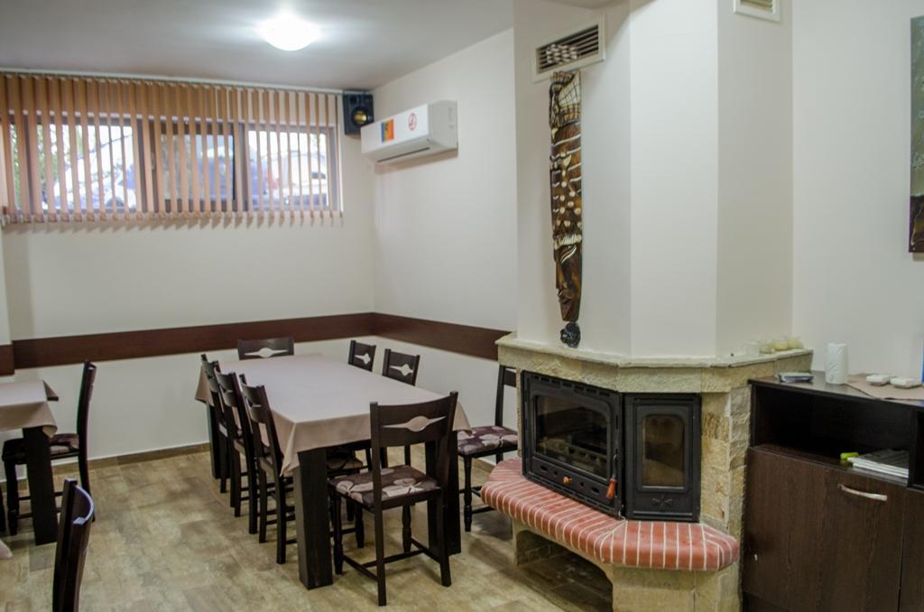 ספרבה בניה Guest House Dinevi מראה חיצוני תמונה