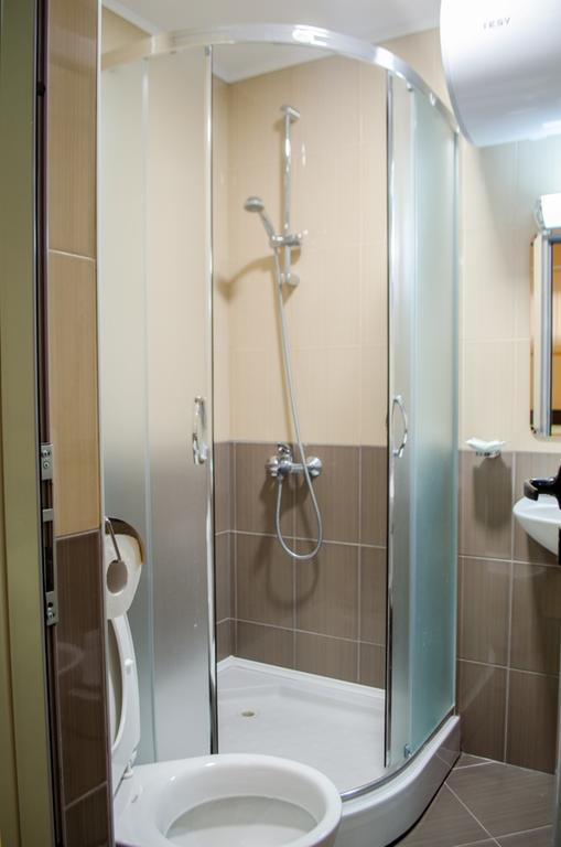 ספרבה בניה Guest House Dinevi מראה חיצוני תמונה